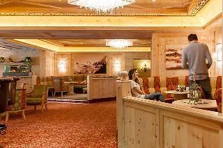 Regina Hotelsuites Lejlighedshotel 4*