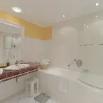 Апарт-готель Regina Hotelsuites 4*