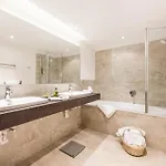 Regina Hotelsuites Lejlighedshotel 4*