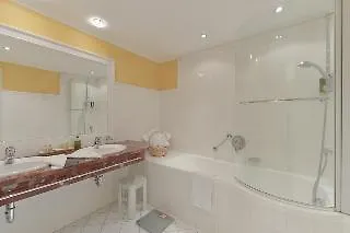 Lägenhetshotell Regina Hotelsuites 4*