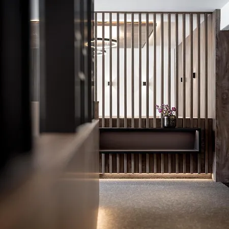 Regina Hotelsuites 4*