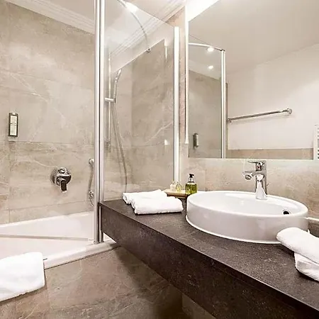 Lägenhetshotell Regina Hotelsuites 4*
