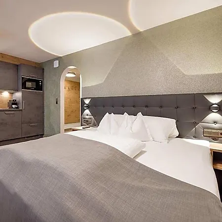 Regina Hotelsuites 4* Sölden