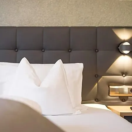 Regina Hotelsuites Lägenhetshotell 4*