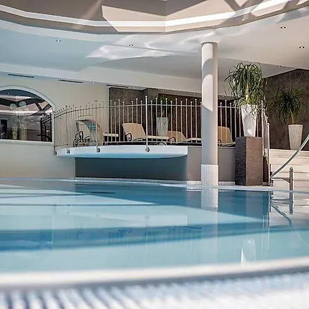 Lägenhetshotell Regina Hotelsuites 4*