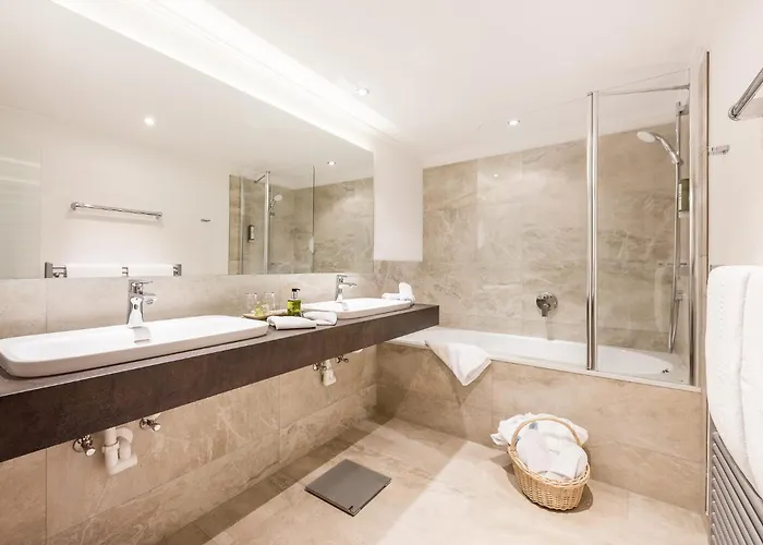 Regina Hotelsuites Aparthotel 4*