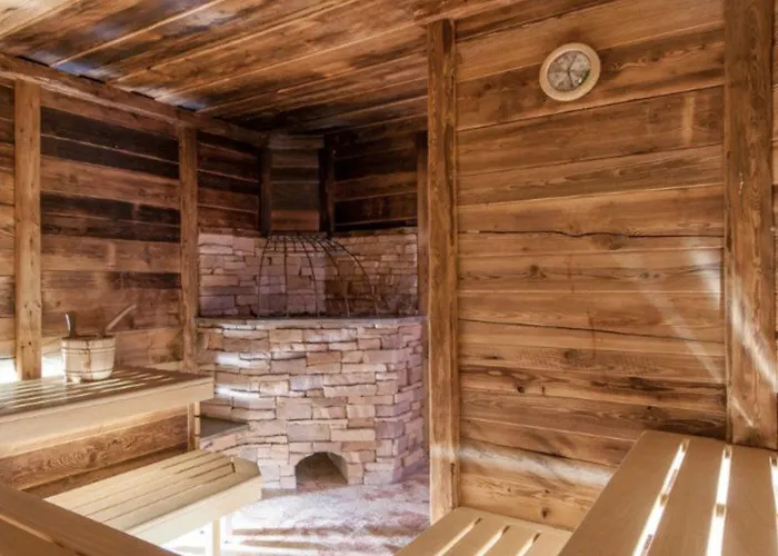 Aparthotel Regina Hotelsuites 4*