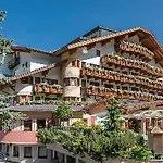 Regina Hotelsuites Aparthotel 4*